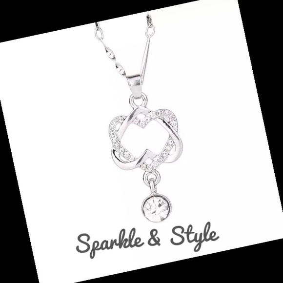 ✨ New White Gold Double Heart Pendant Necklace ✨ - Picture 2 of 5
